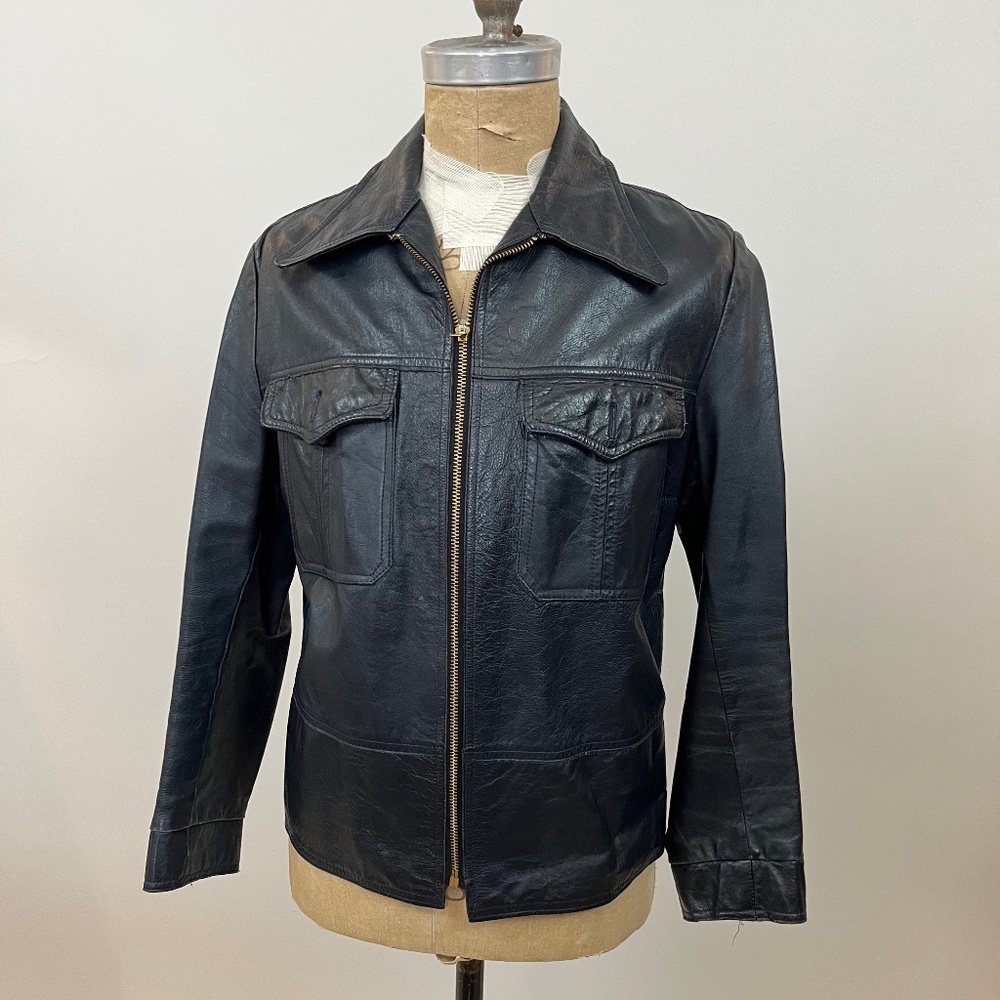 1970's men's navy leather jacket with great fit